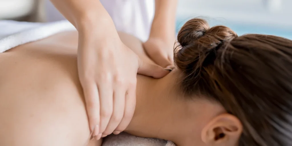 Neck Massage Techniques To Release Neck Pain 1 Neck And Shoulder Massage