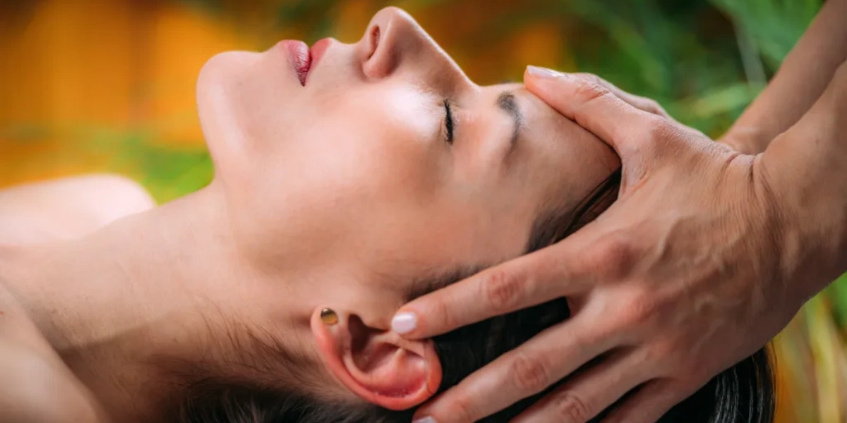 How Does A Head Spa Improve Blood Circulation? 1 Gentle Head Therapy At Serenity Head Spa For Relaxation And Blood Flow