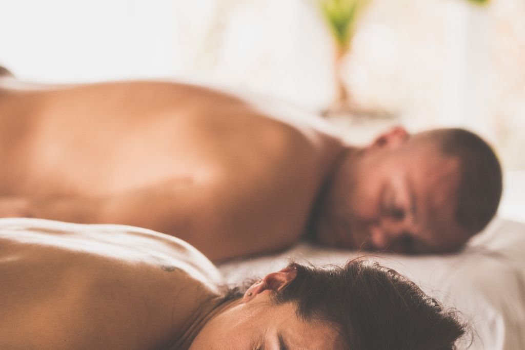 Couples massage