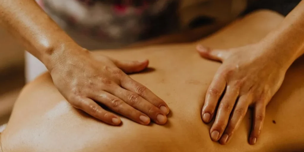 Can I Have A Back Massage In Early Pregnancy? 2 Back Massage Early Pregnancy